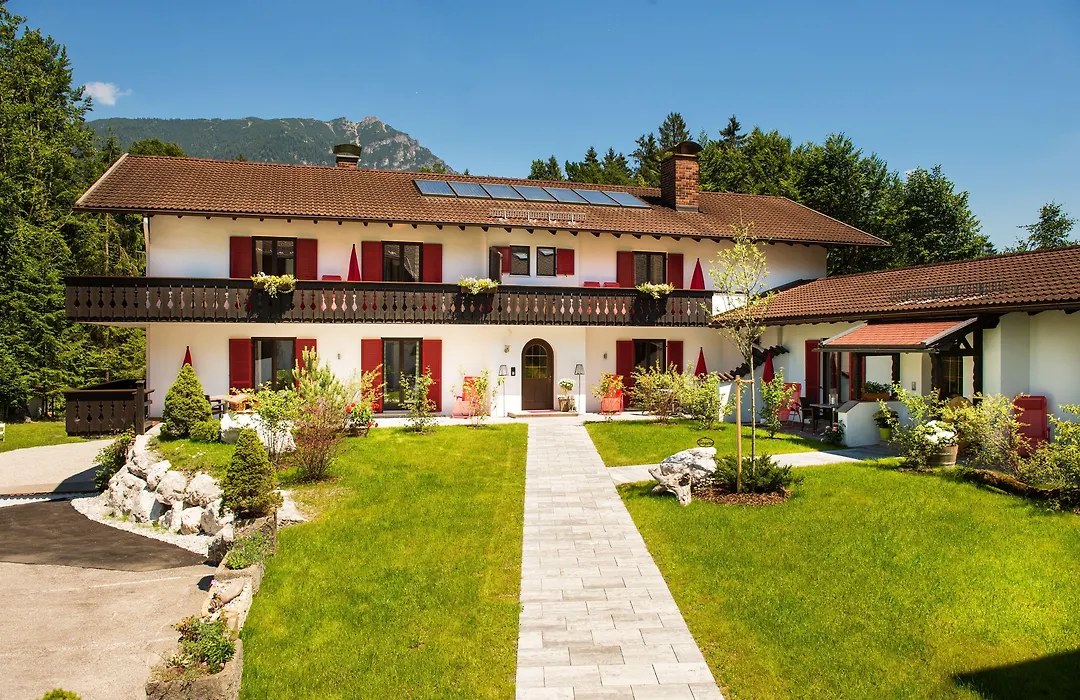 Bayern Resort Hotel - Adults only - mit Zugspitzblick - Eibsee-Nähe - Wellnessbereich - Naturpool im Sommer-1